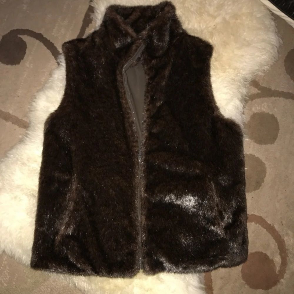 Forever 21 Chocolate faux mink vest